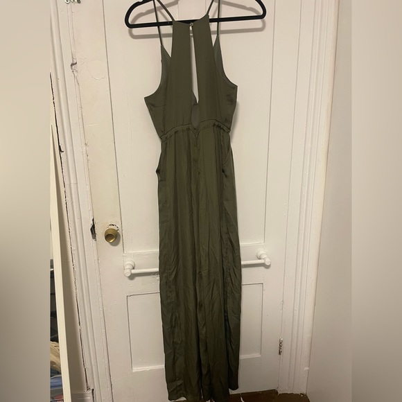 Olive green jumpsuit v neck - Picture 5 of 5